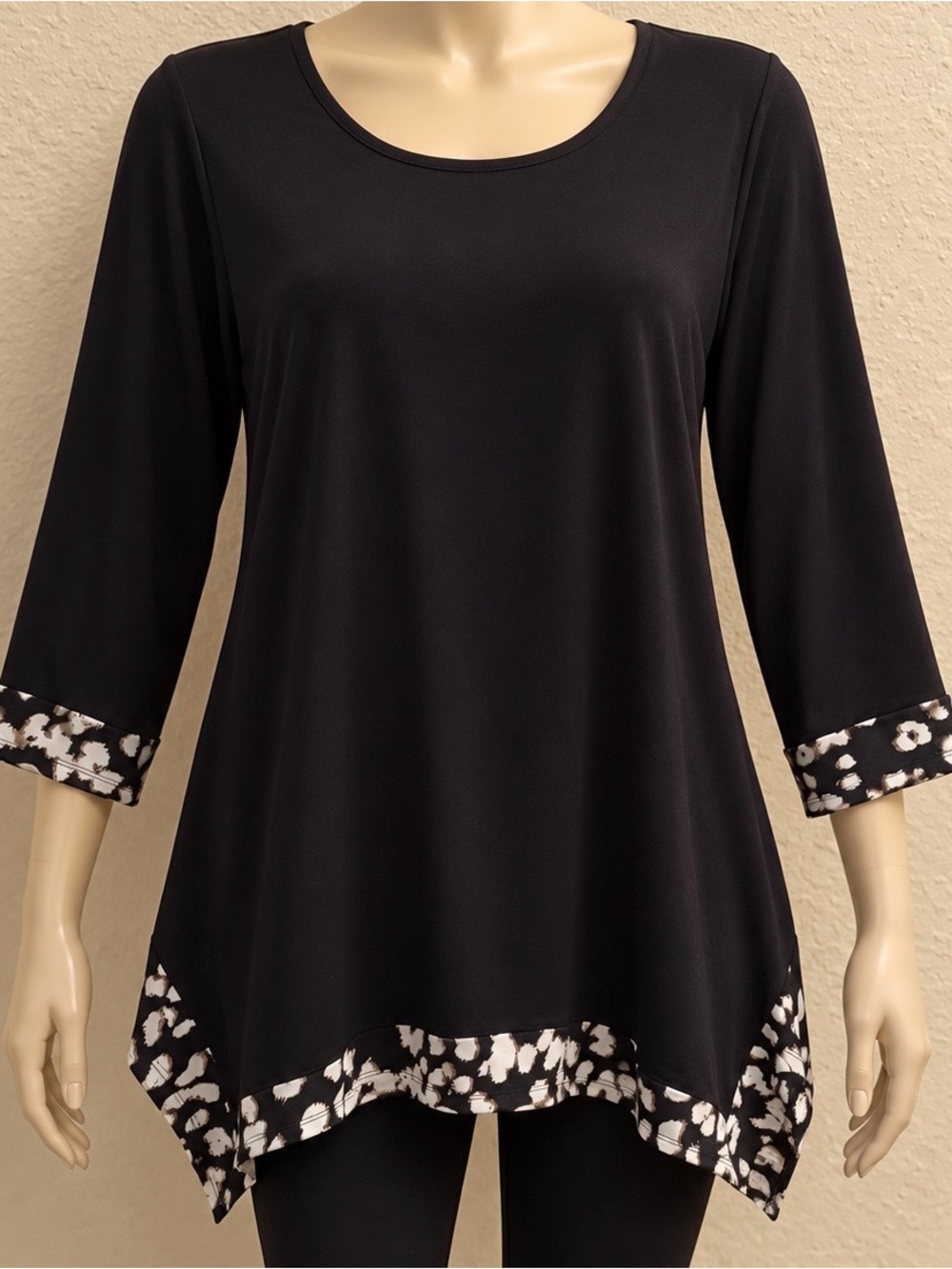 WOMEN'S CHICO'S TUNIC SZ 3 BLACK W/ANIMAL PRINT TRIM NWT